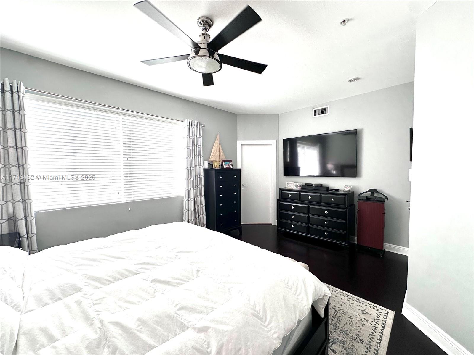 317 NE 7th St #317, Fort Lauderdale, Florida image 11
