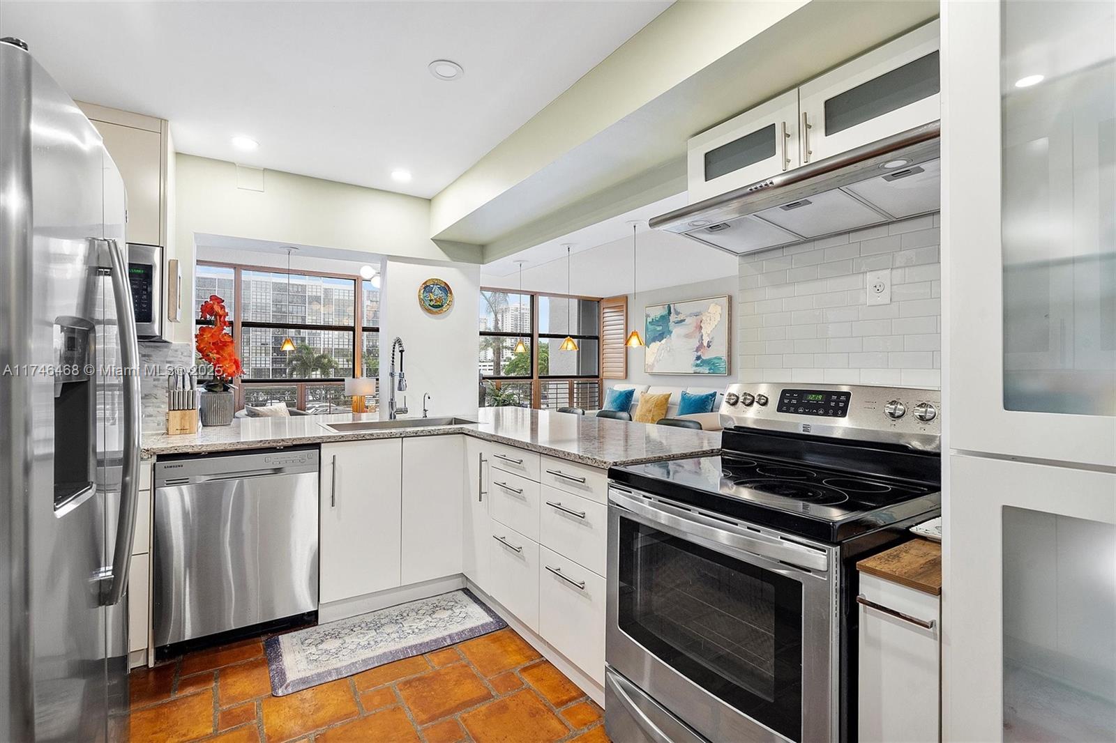600 Parkview Dr #215, Hallandale Beach, Florida image 19