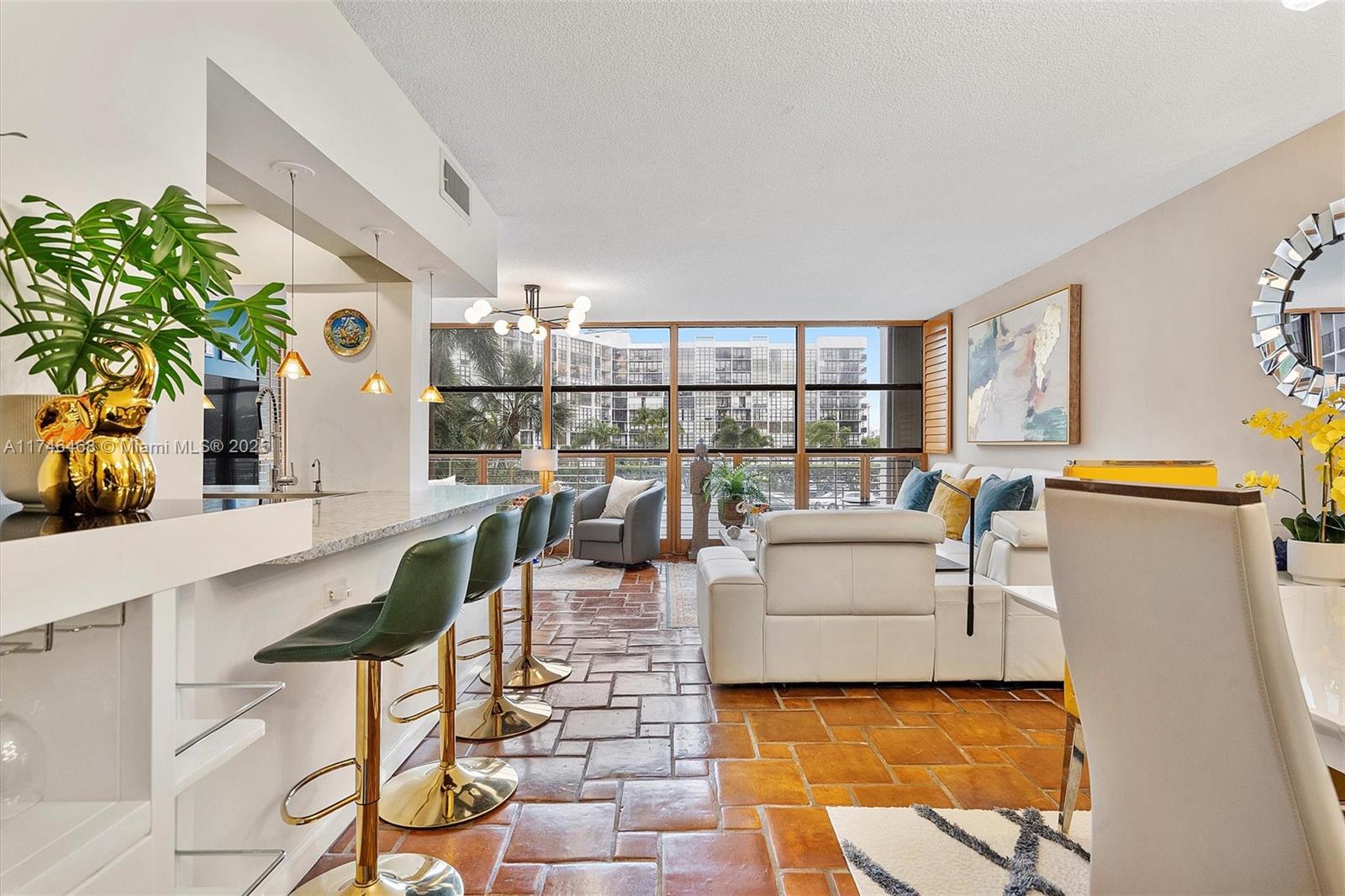 600 Parkview Dr #215, Hallandale Beach, Florida image 4