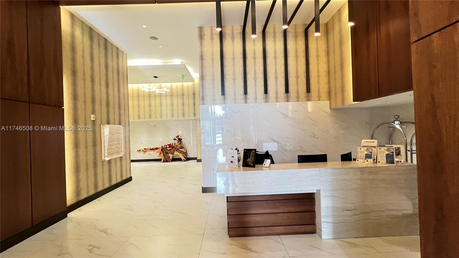 Condo for Rent in Aventura, FL