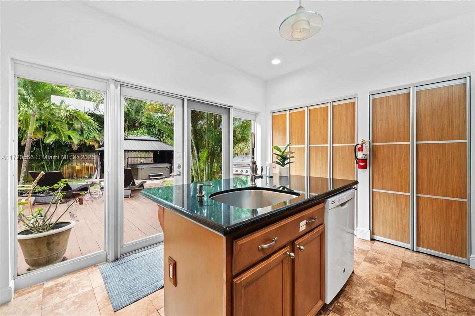 370 Hibiscus Dr, Miami Springs, Florida image 11