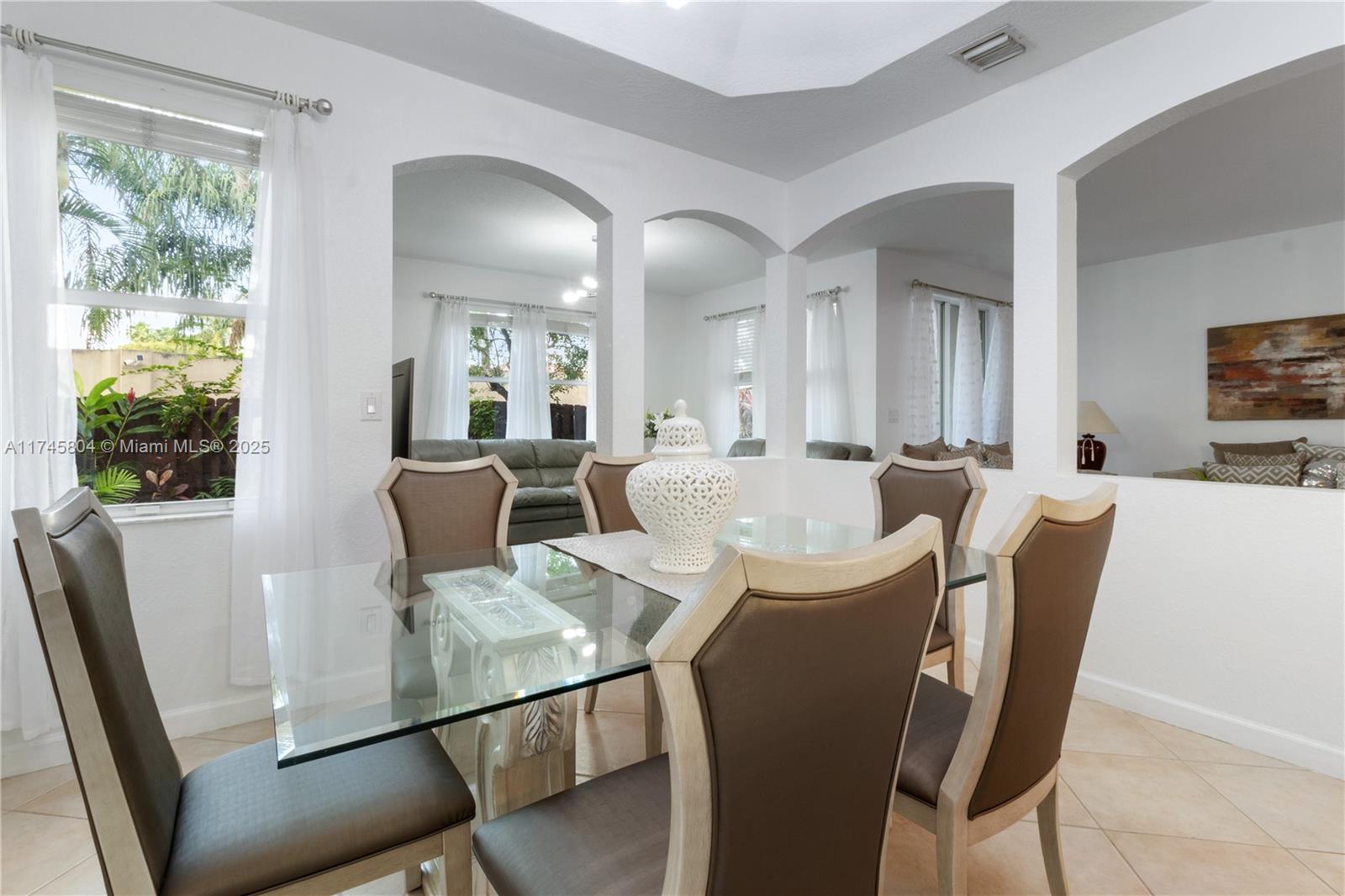 11381 NW 73rd Ter, Doral, Florida image 5