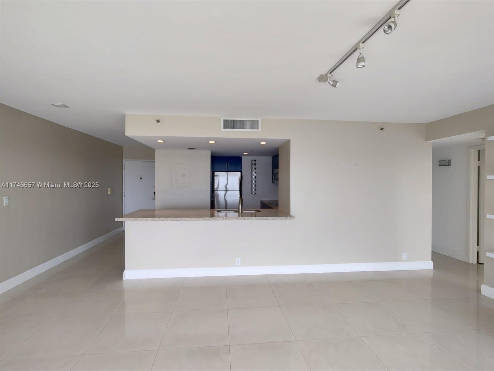 7601 E Treasure Dr #2018, North Bay Village, Florida image 7
