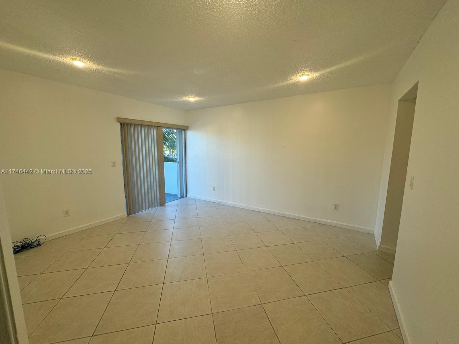 3642 NE 171st St #306, North Miami Beach, Florida image 3