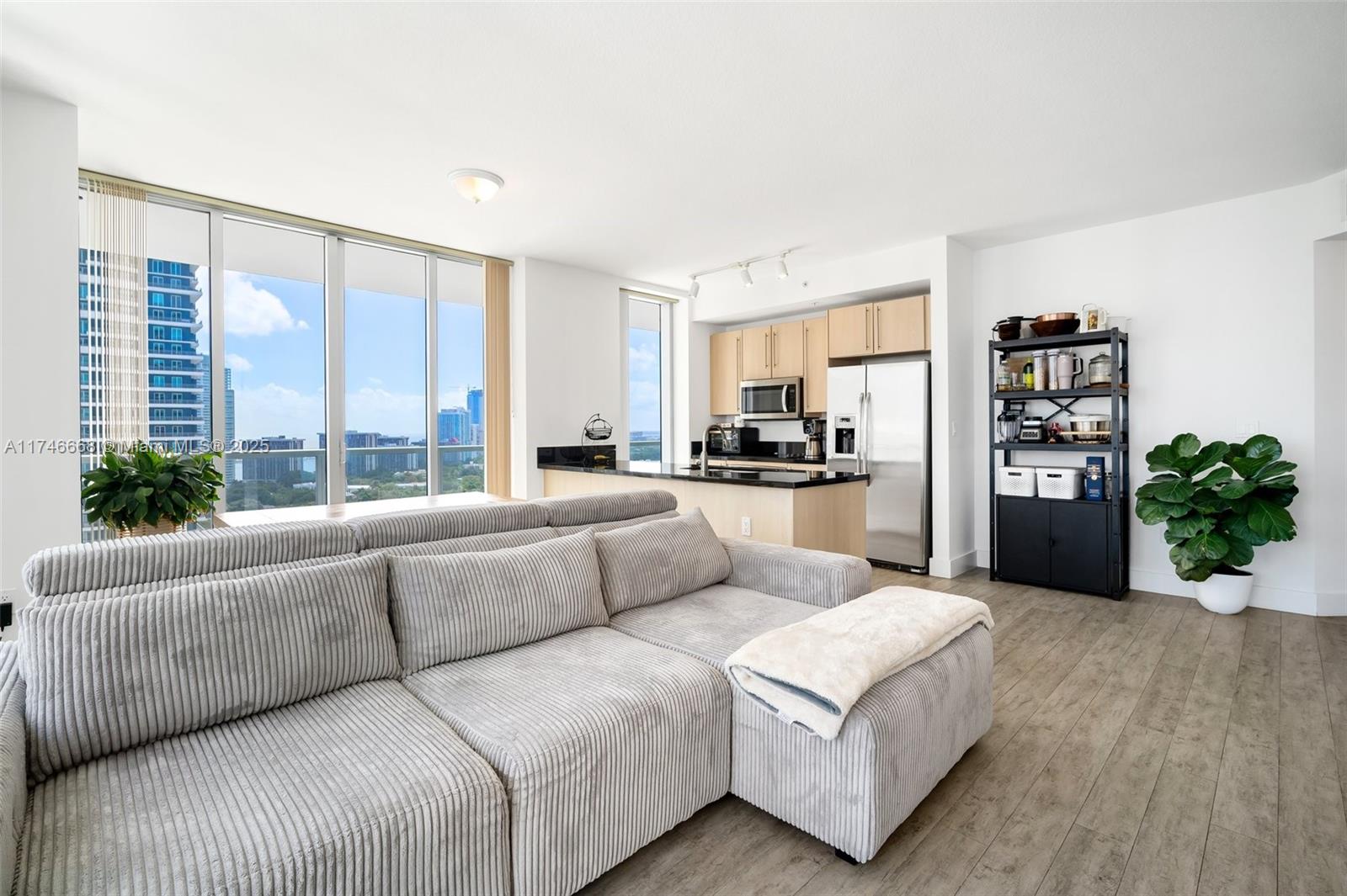79 SW 12th St #2706-S, Miami FL 33130