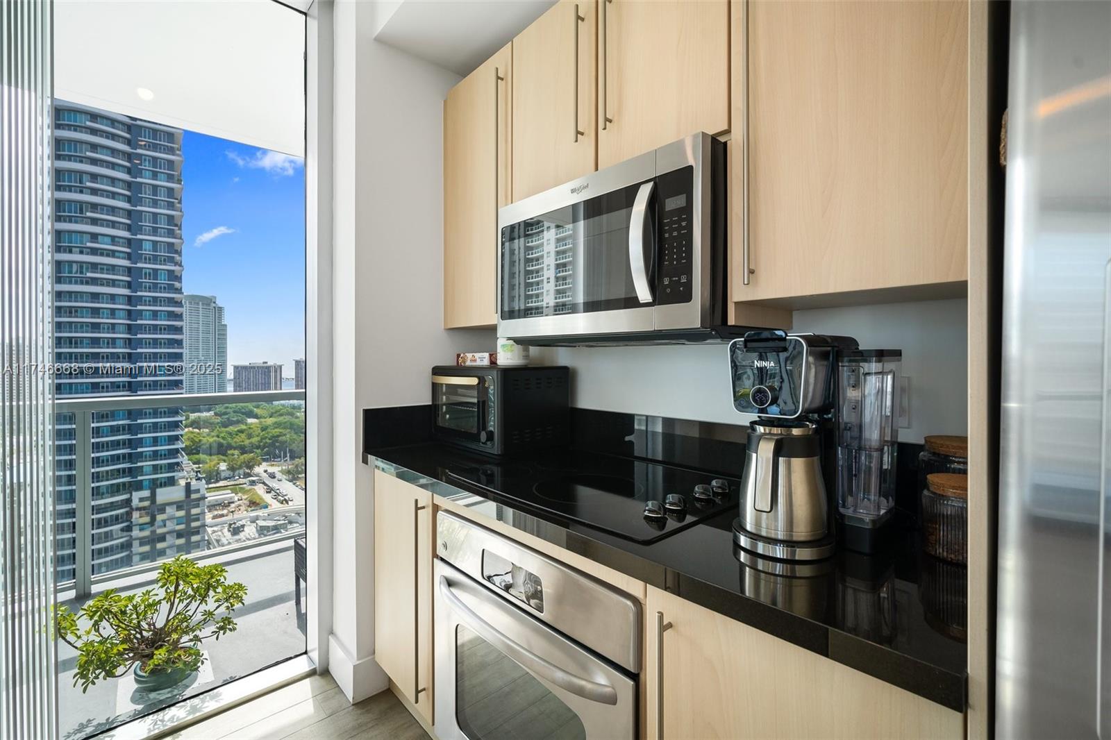 79 SW 12th St #2706-S, Miami FL 33130
