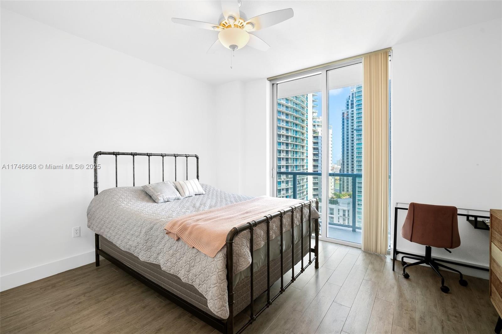 79 SW 12th St #2706-S, Miami FL 33130