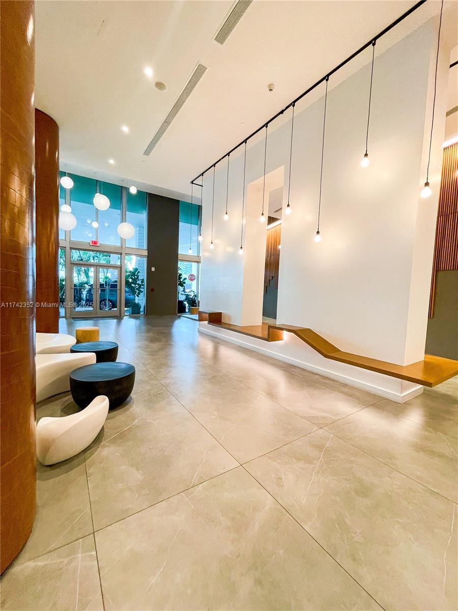 350 S Miami Ave #2412, Miami FL 33130