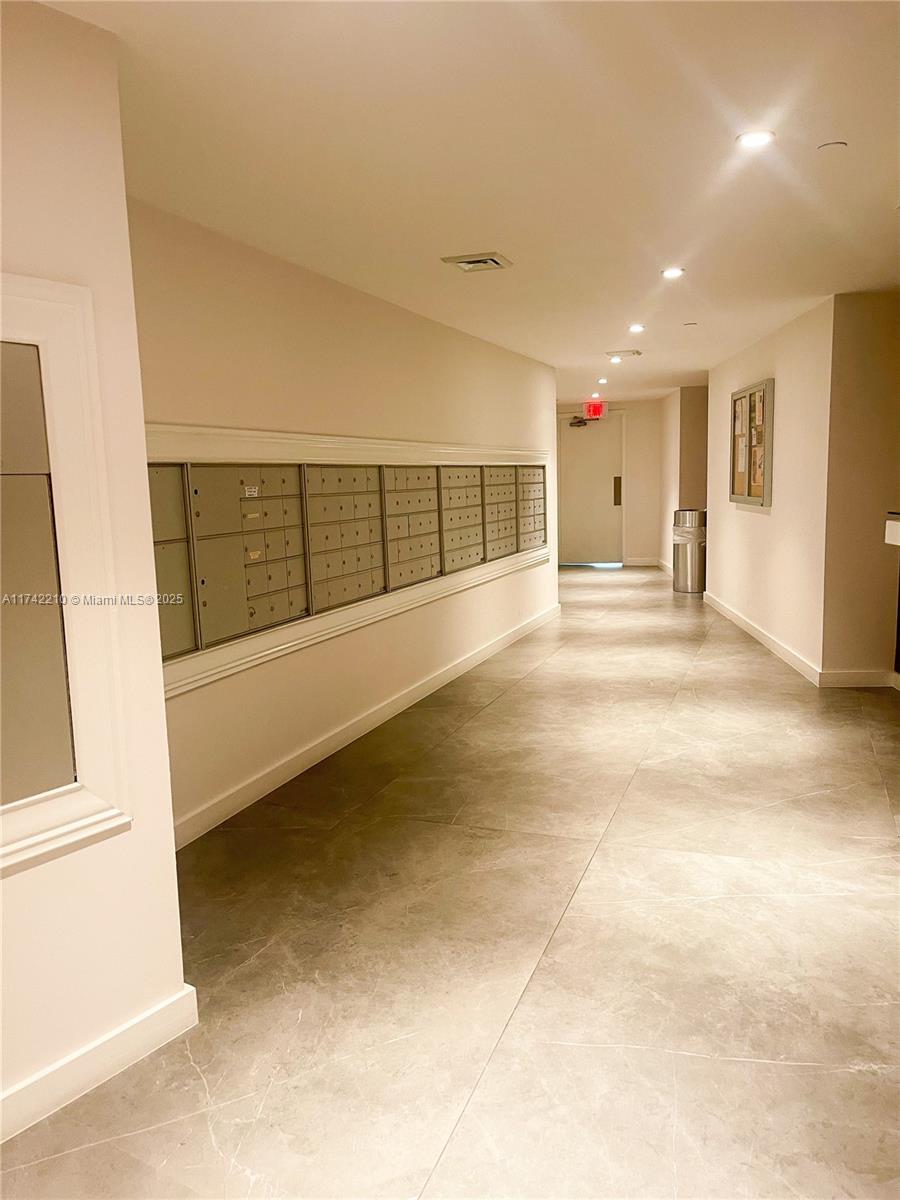 350 S Miami Ave #1815, Miami FL 33130