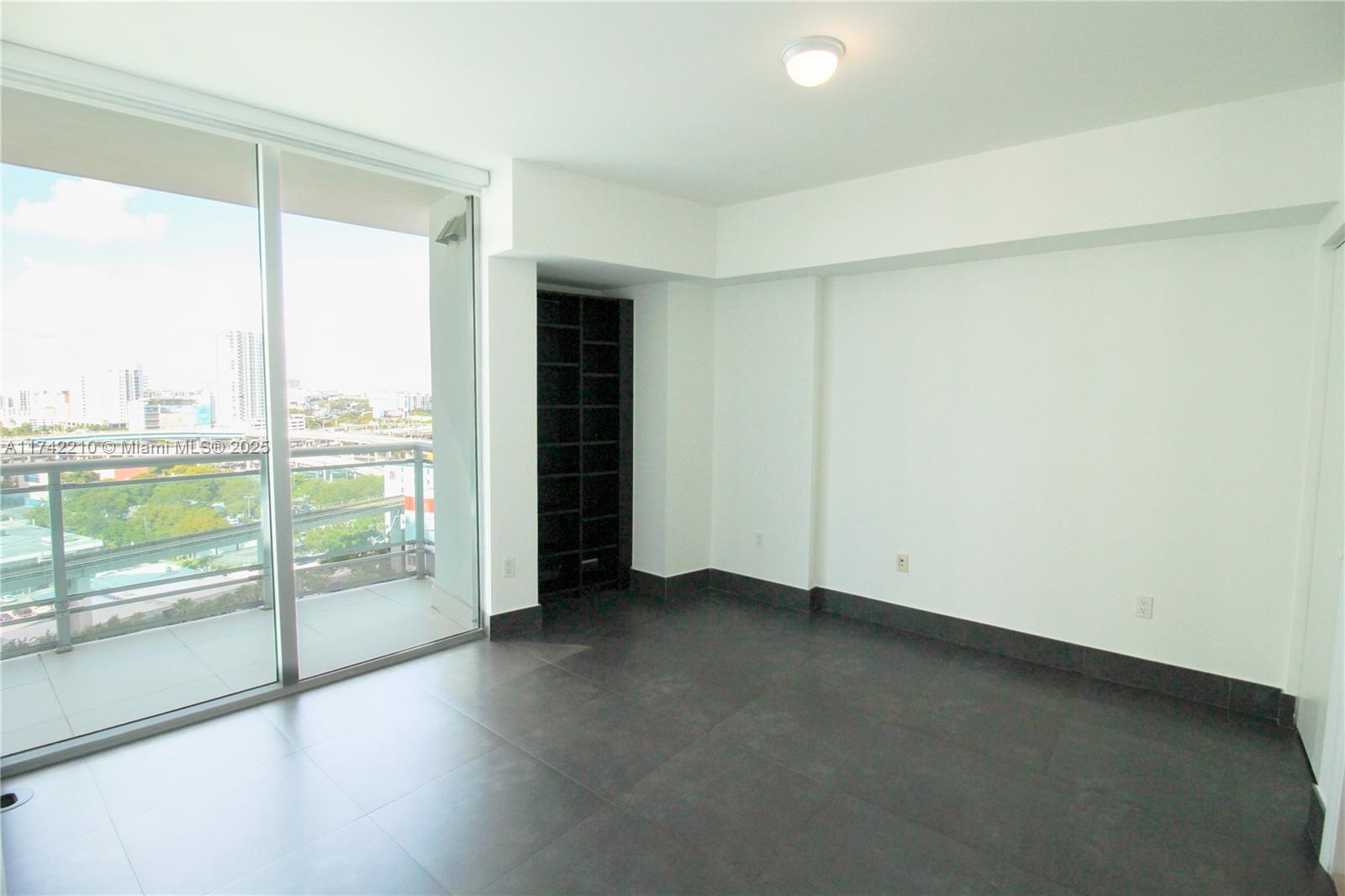 350 S Miami Ave #1815, Miami FL 33130