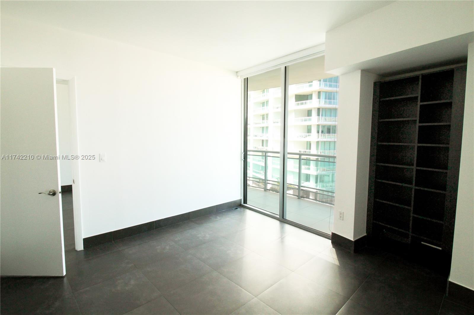 350 S Miami Ave #1815, Miami FL 33130