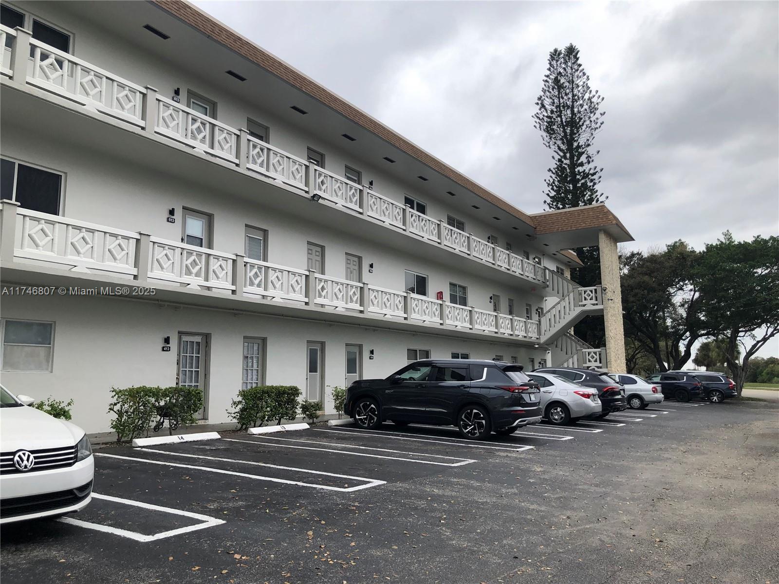 4806 NW 36th St #607, Lauderdale Lakes, Florida image 20