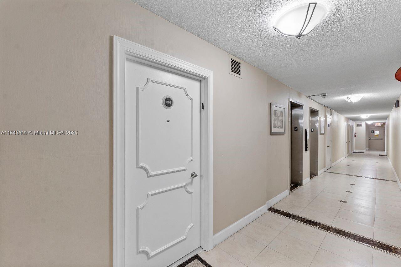 Residential, Hollywood, Florida image 23