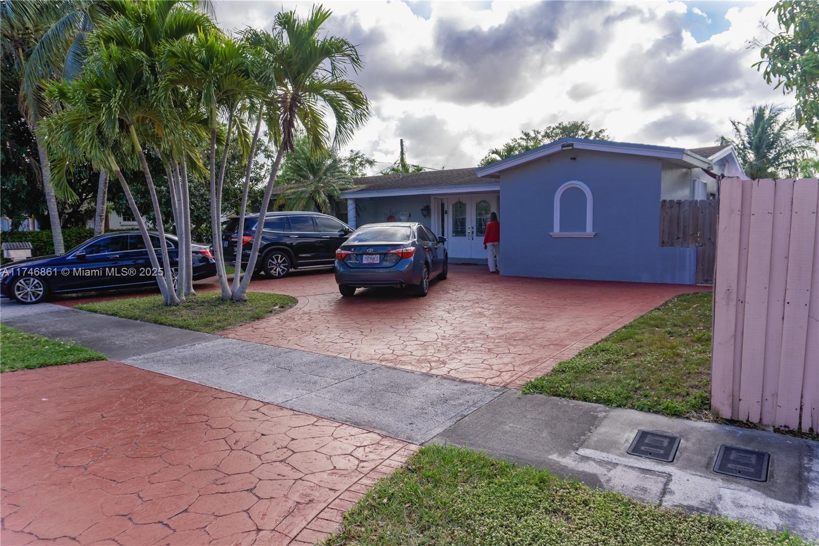 18320 NE 12th Ave, North Miami Beach, Florida image 1