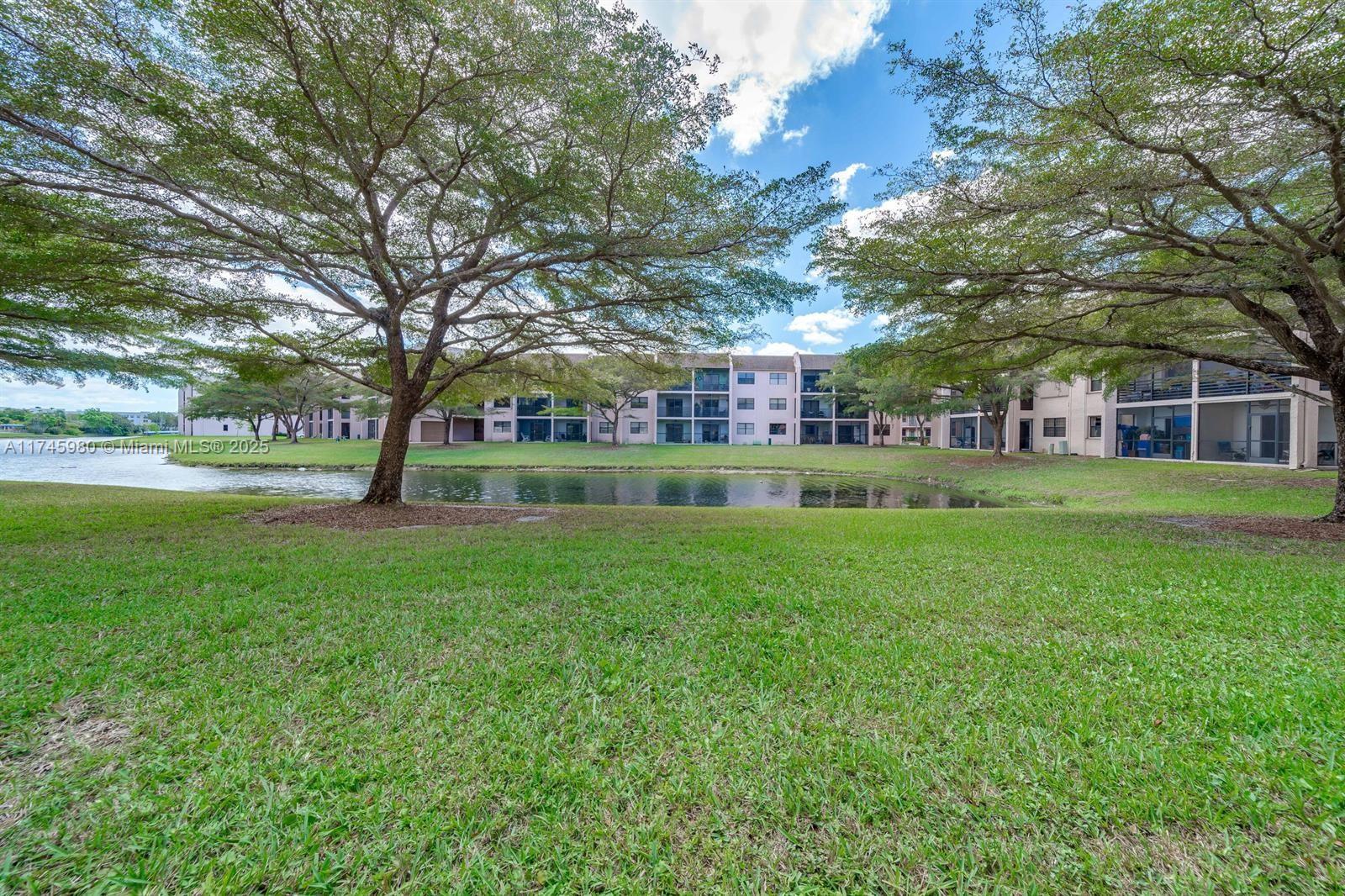 10332 Sunrise Lakes Blvd #103, Sunrise, Florida image 29