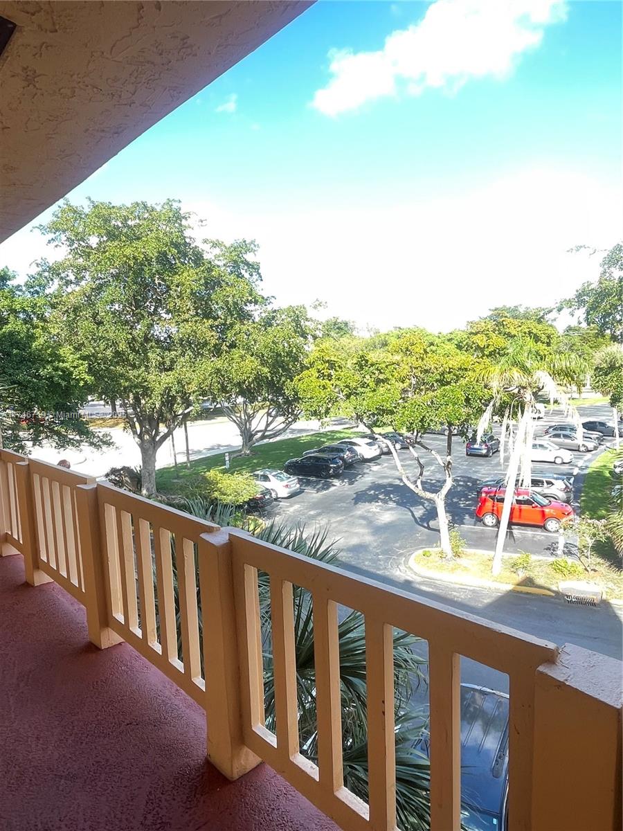 8400 Lagos De Campo Blvd #312, Tamarac, Florida image 19