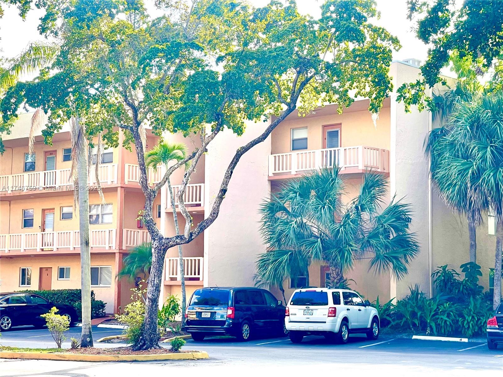 8400 Lagos De Campo Blvd #312, Tamarac, Florida image 24