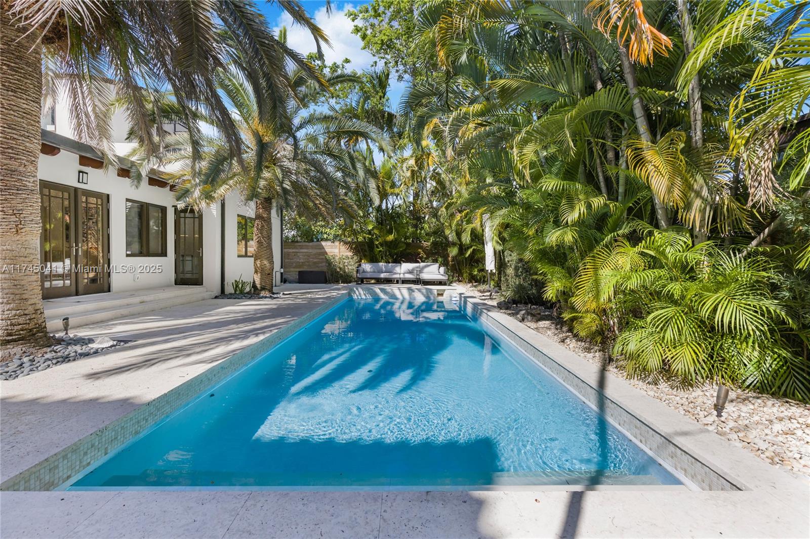 2153 N Bay Rd, Miami Beach, Florida image 2