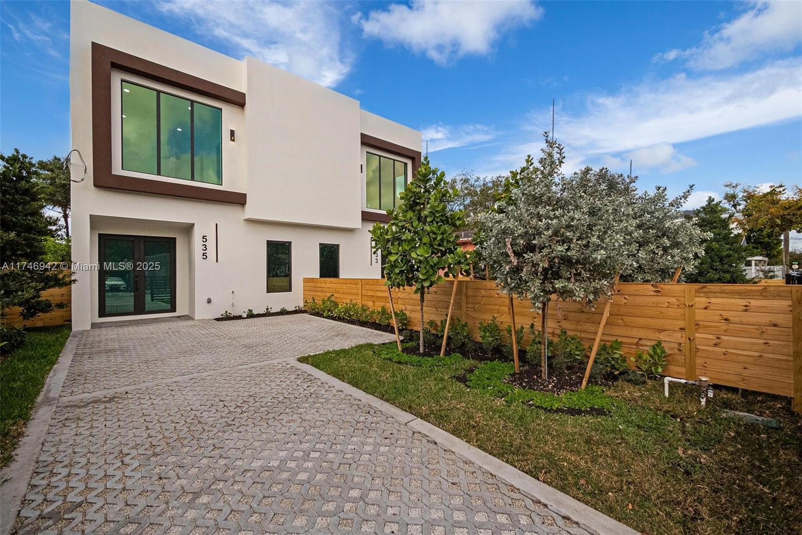Listing Photo 10
