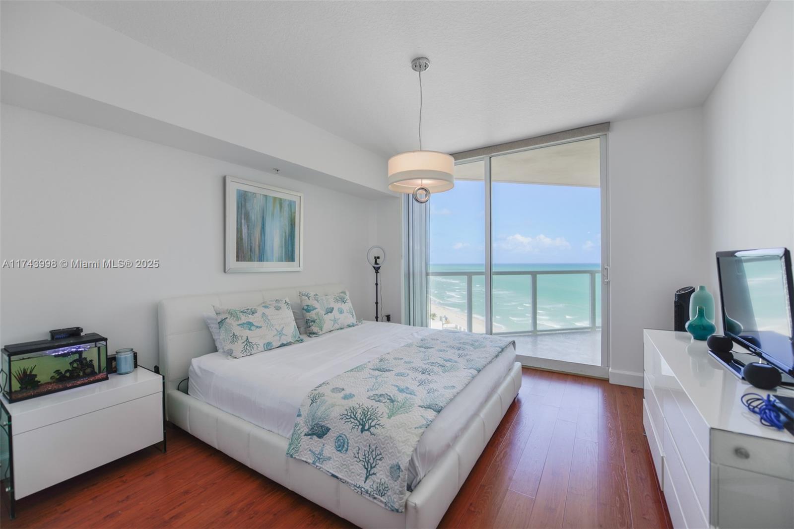 Listing Photo 12