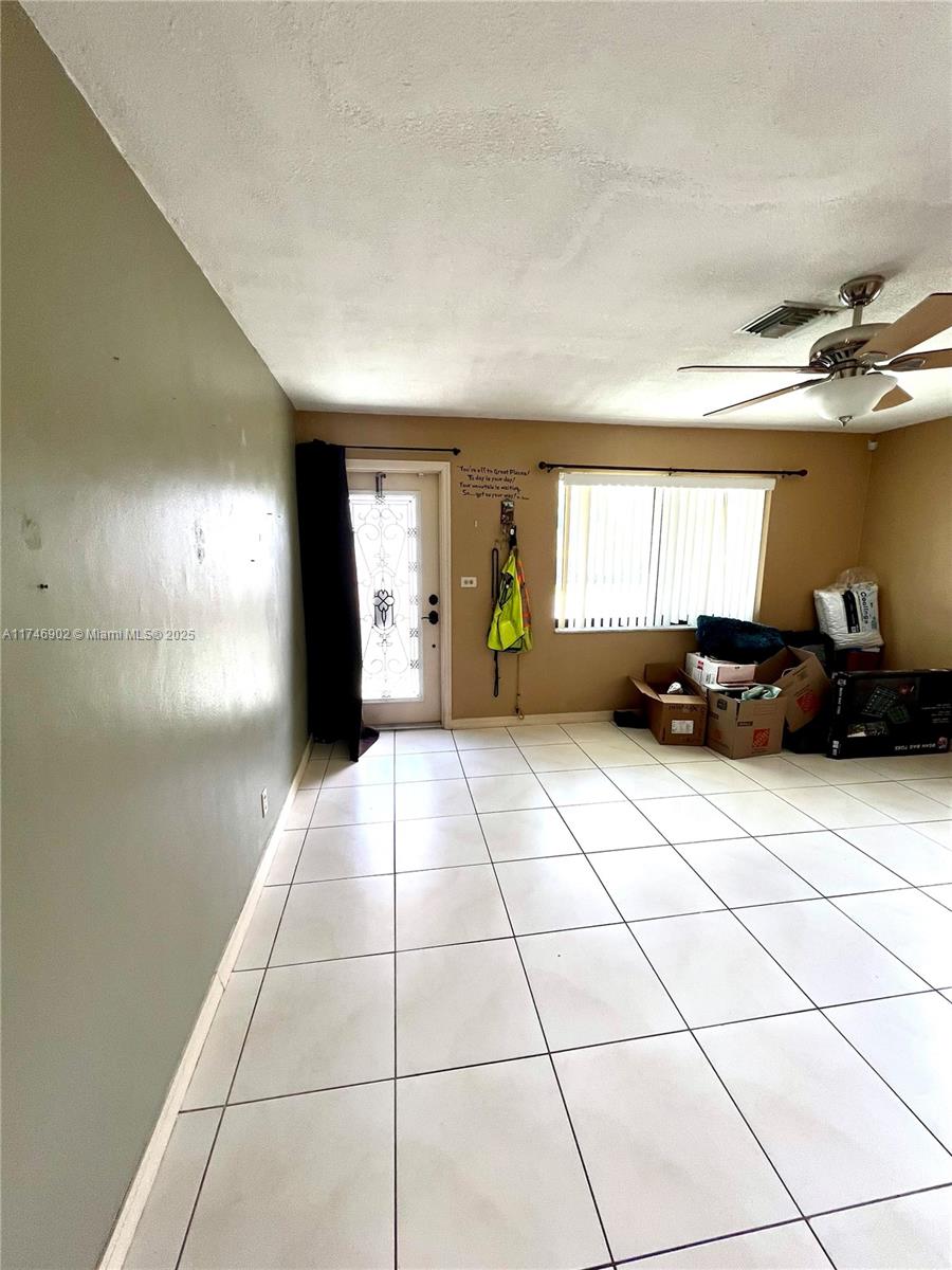 2713 NW 53rd St, Tamarac, Florida image 23