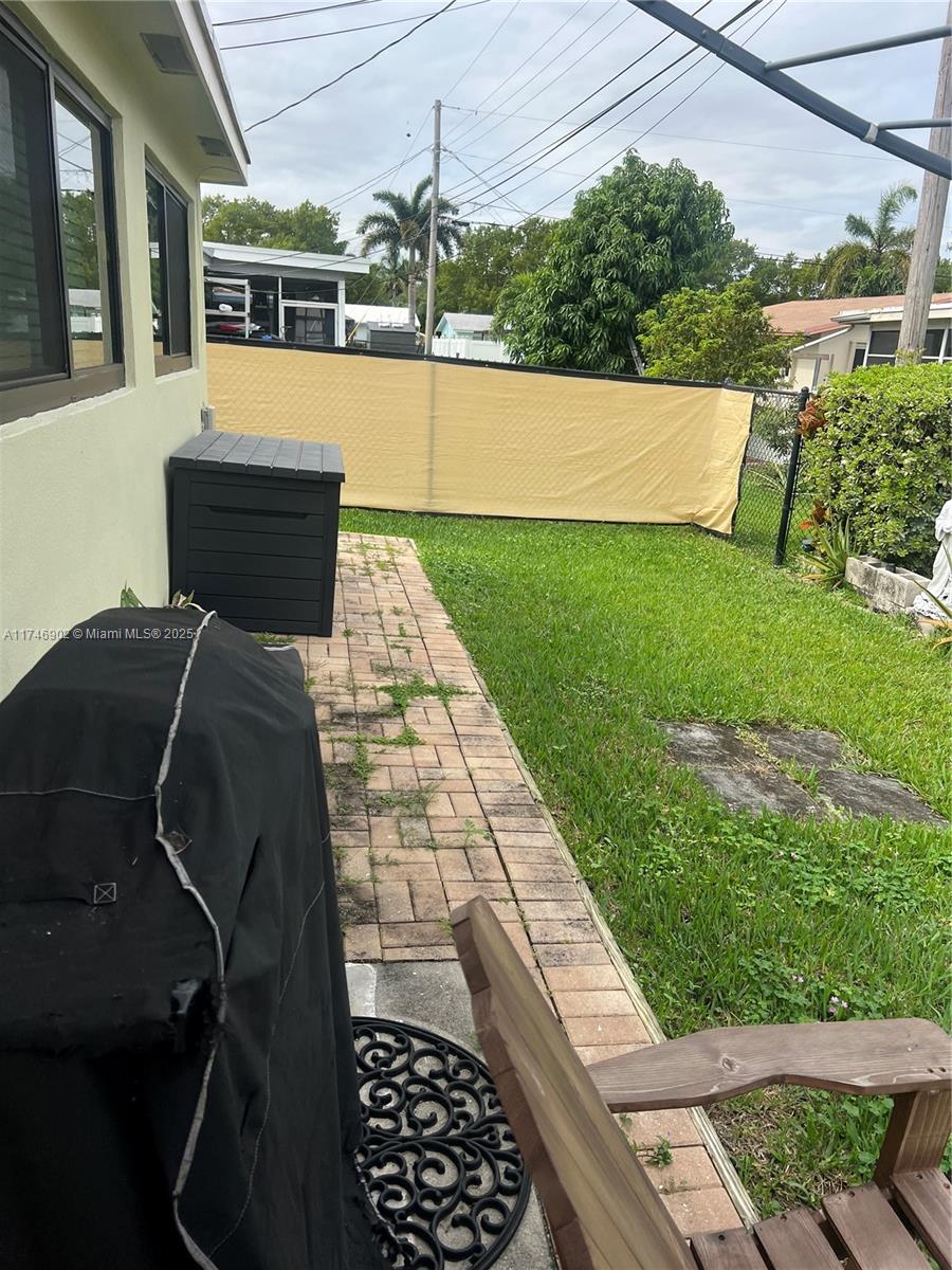 2713 NW 53rd St, Tamarac, Florida image 3