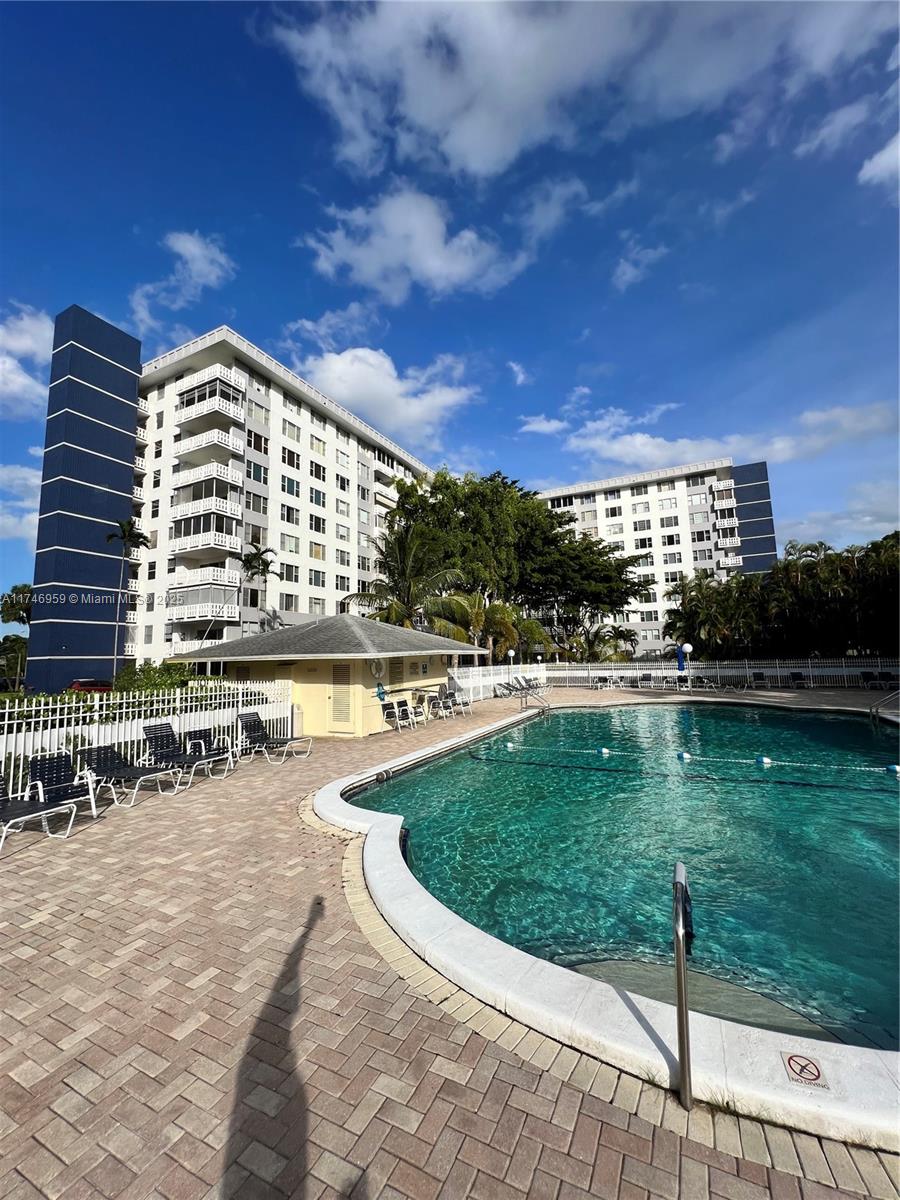 4350 Hillcrest Dr #800, Hollywood, Florida image 14