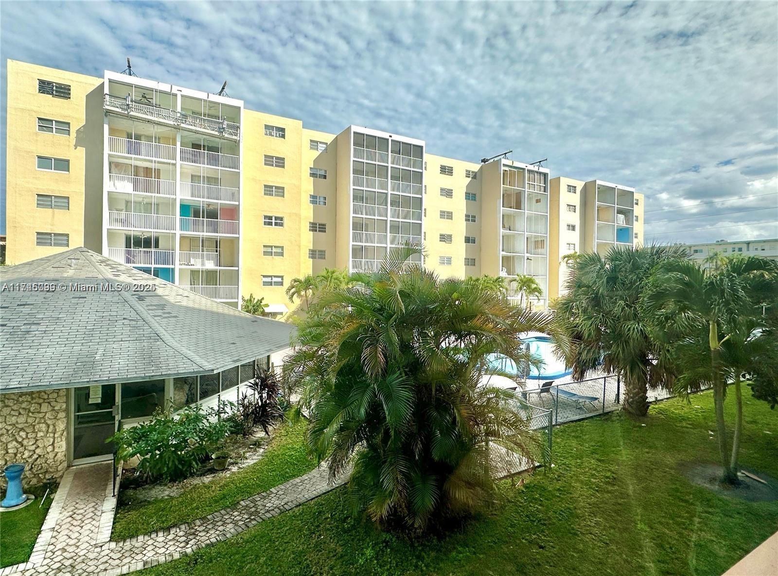 301 NE 14th Ave #201, Hallandale Beach, Florida image 23