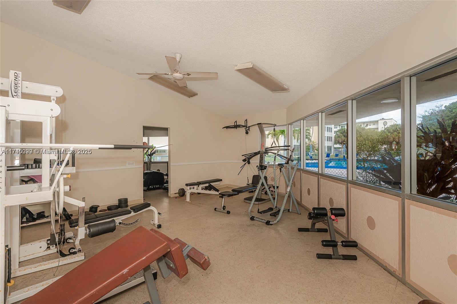 301 NE 14th Ave #201, Hallandale Beach, Florida image 28