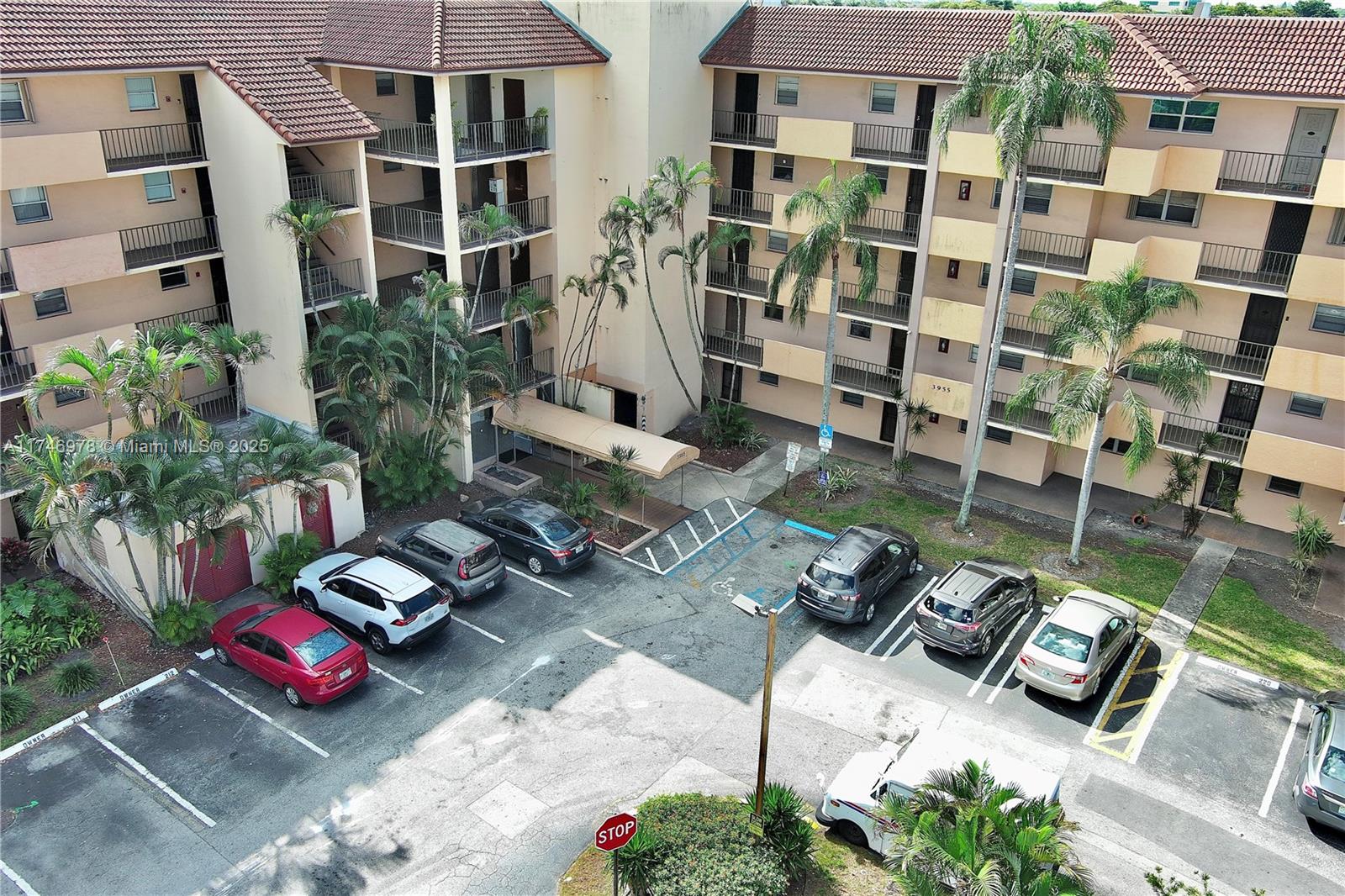 3955 N Nob Hill Rd #305, Sunrise, Florida image 3