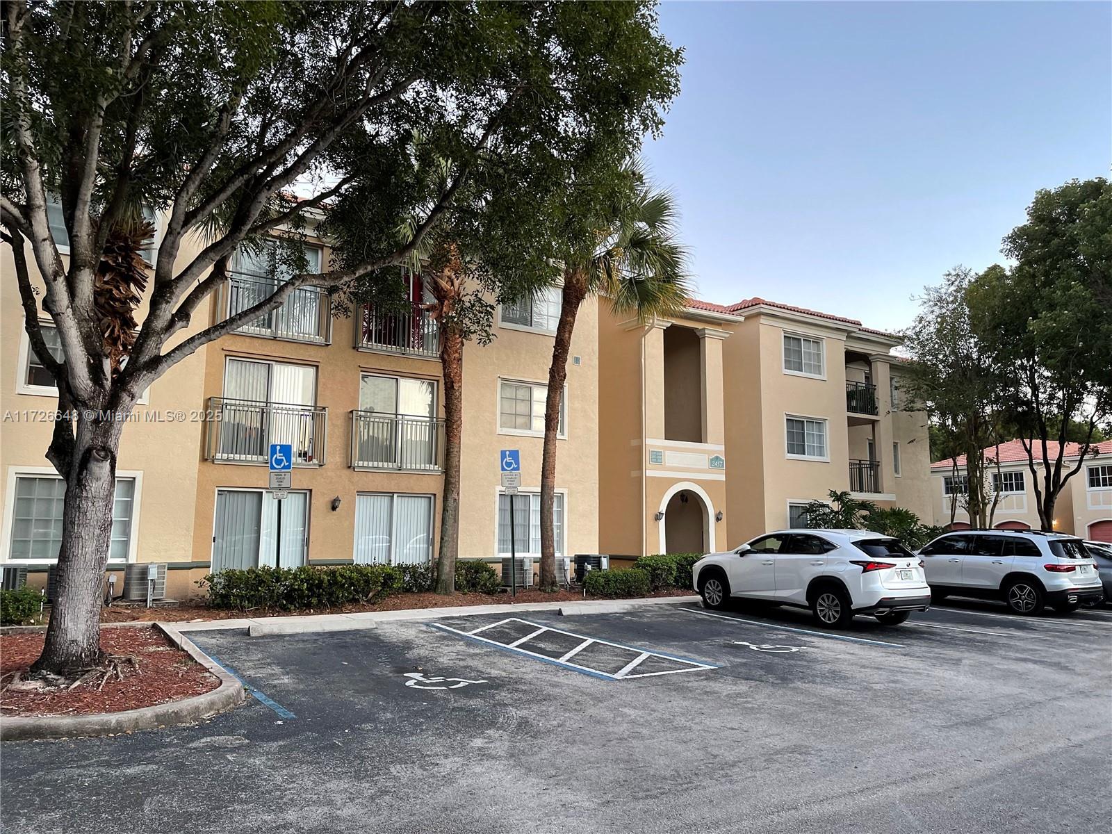 2457 Centergate Dr #207, Miramar, Florida image 28