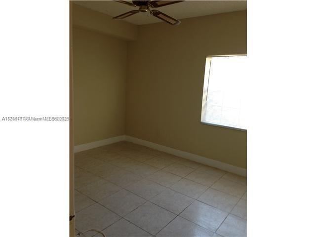 Residential, Hialeah, Florida image 5