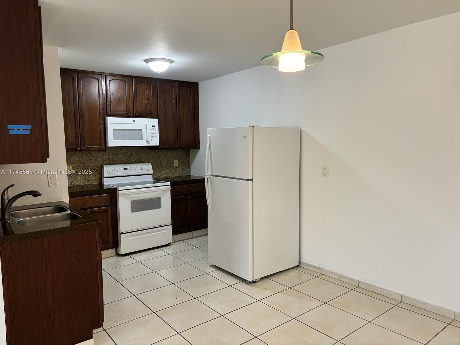 Residential, Hialeah, Florida image 16