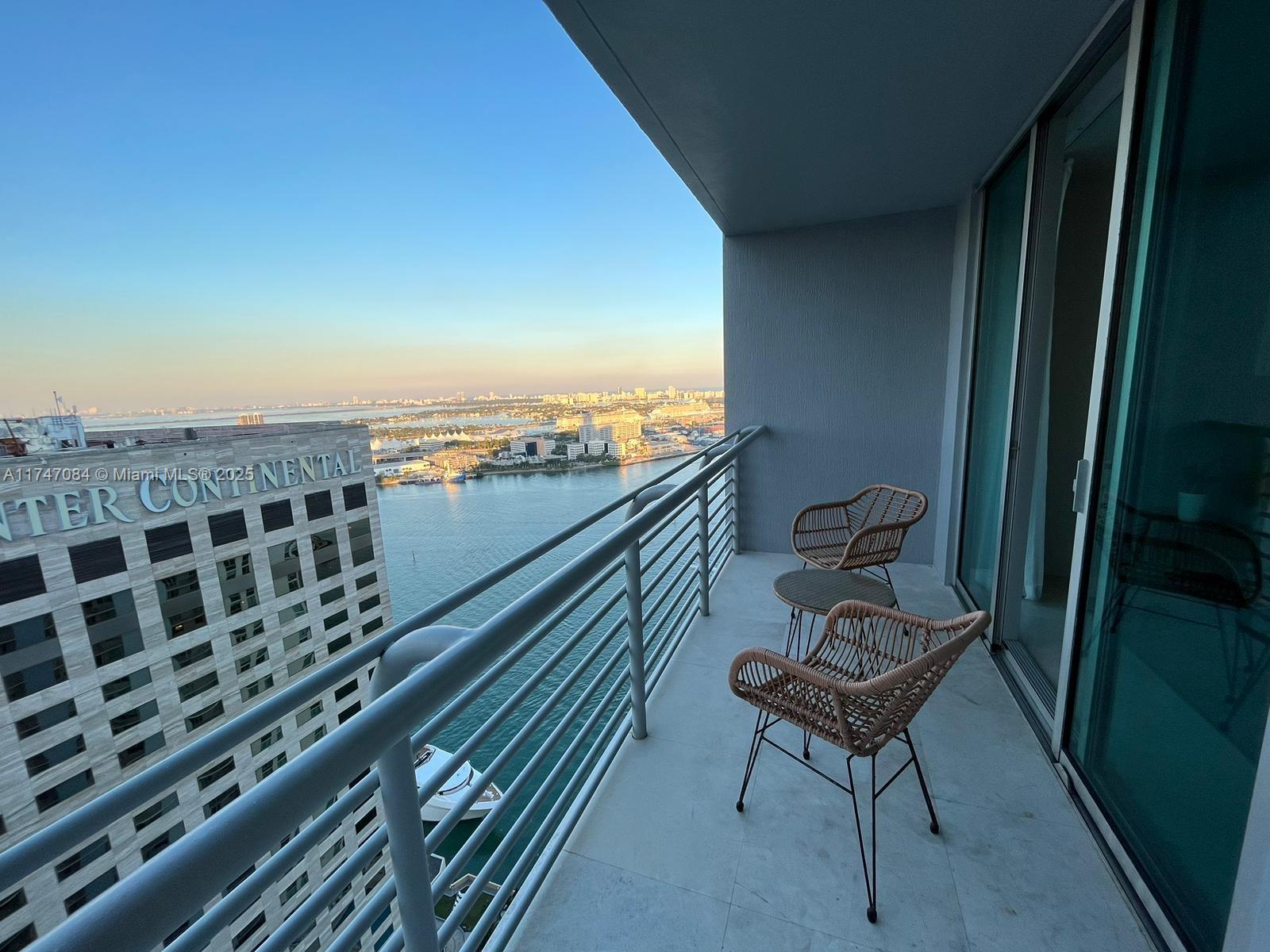 335 S Biscayne Blvd #4000, Miami FL 33131