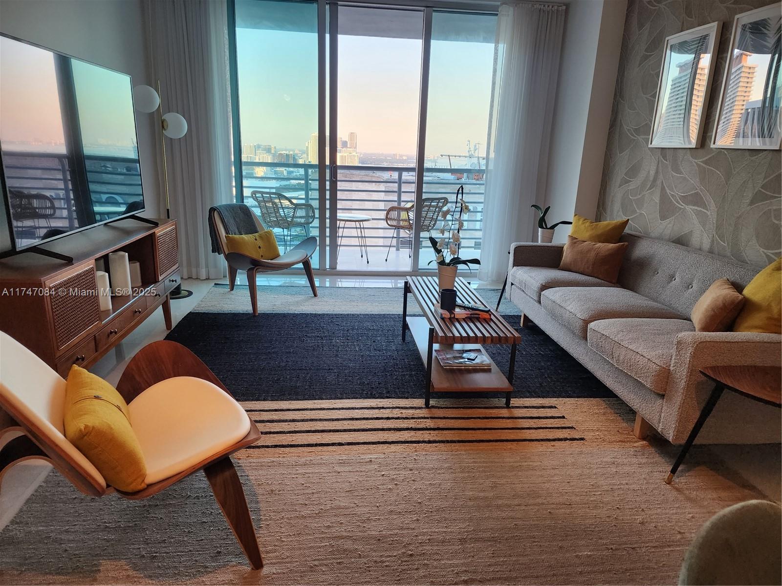335 S Biscayne Blvd #4000, Miami FL 33131