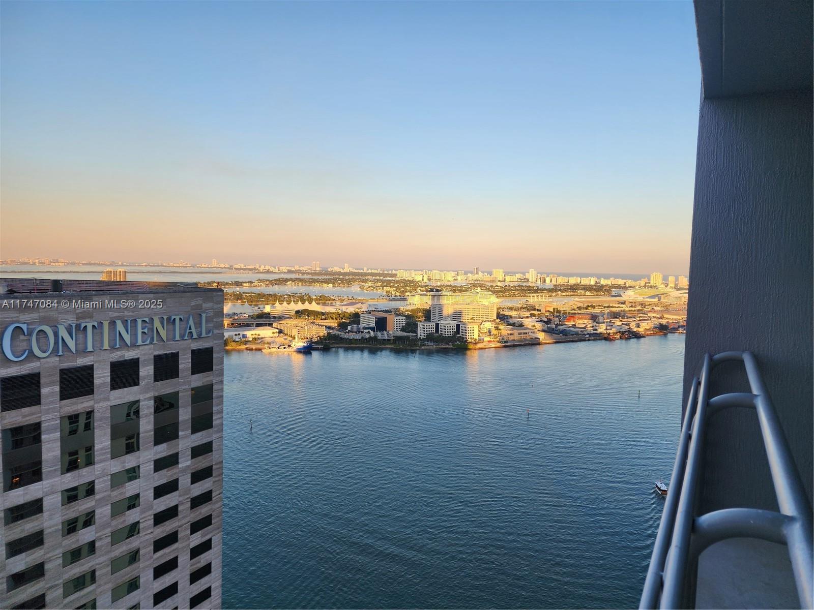 335 S Biscayne Blvd #4000, Miami FL 33131
