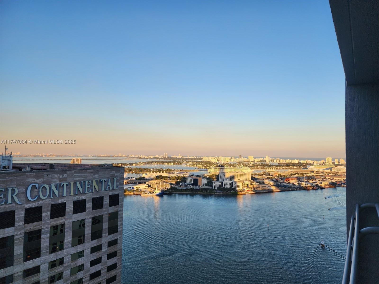 335 S Biscayne Blvd #4000, Miami FL 33131