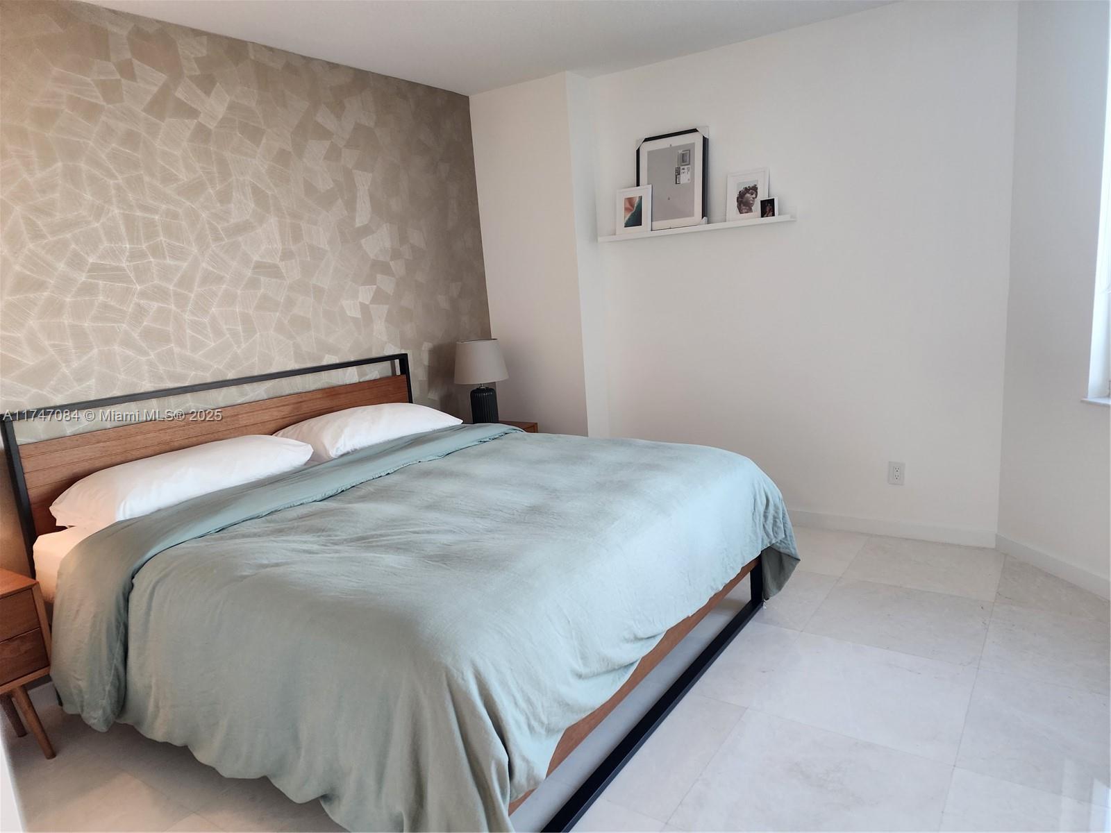 335 S Biscayne Blvd #4000, Miami FL 33131