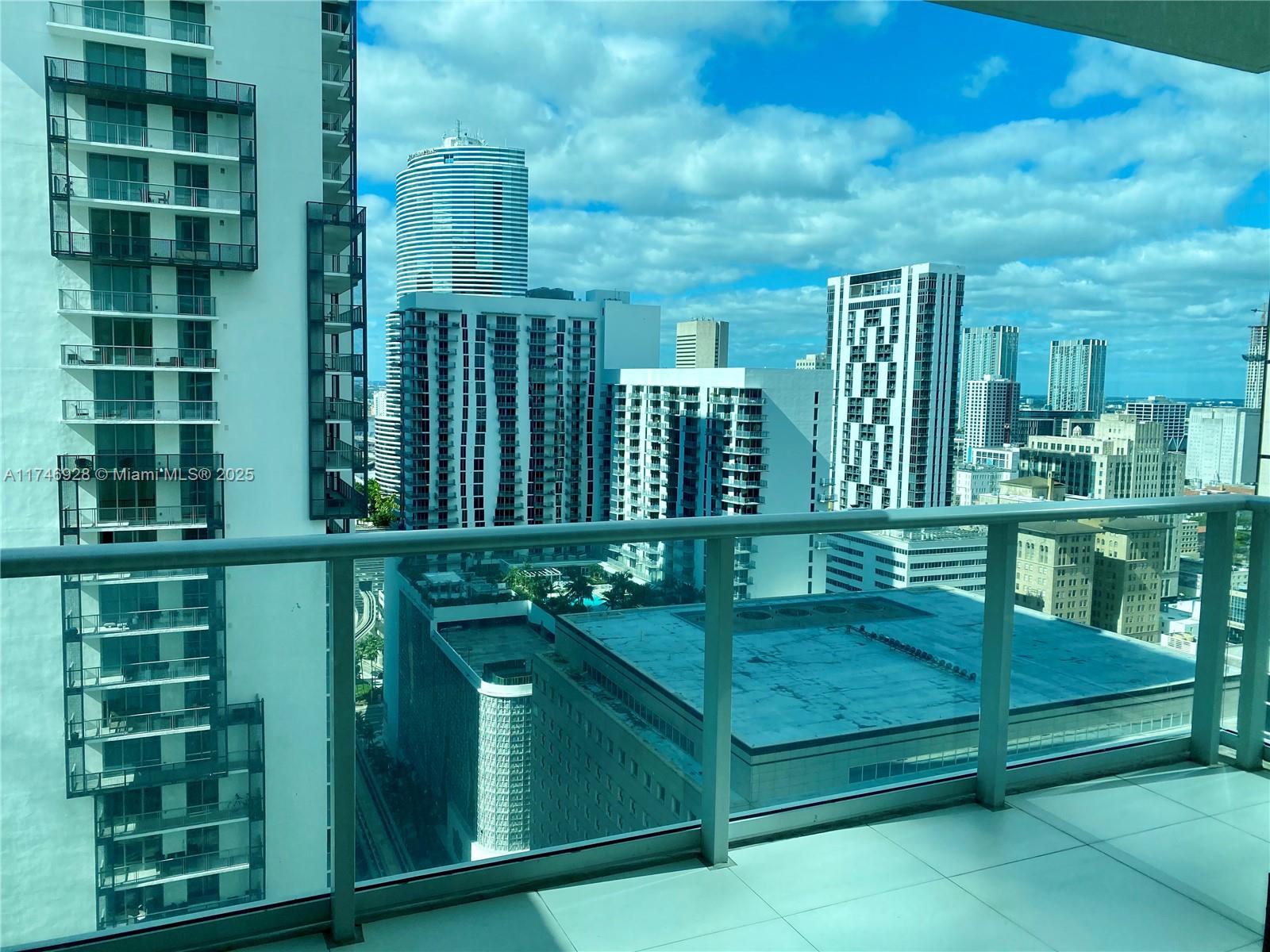 300 S Biscayne Blvd #2711, Miami FL 33131