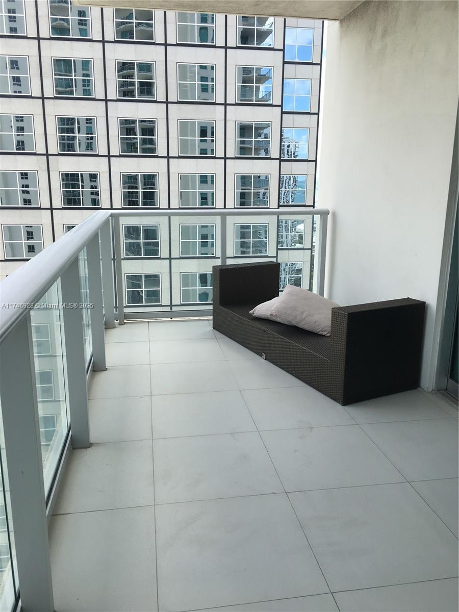 300 S Biscayne Blvd #2711, Miami FL 33131
