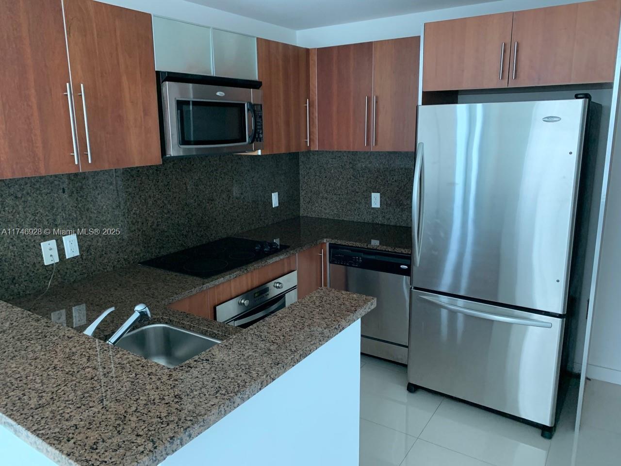 300 S Biscayne Blvd #2711, Miami FL 33131