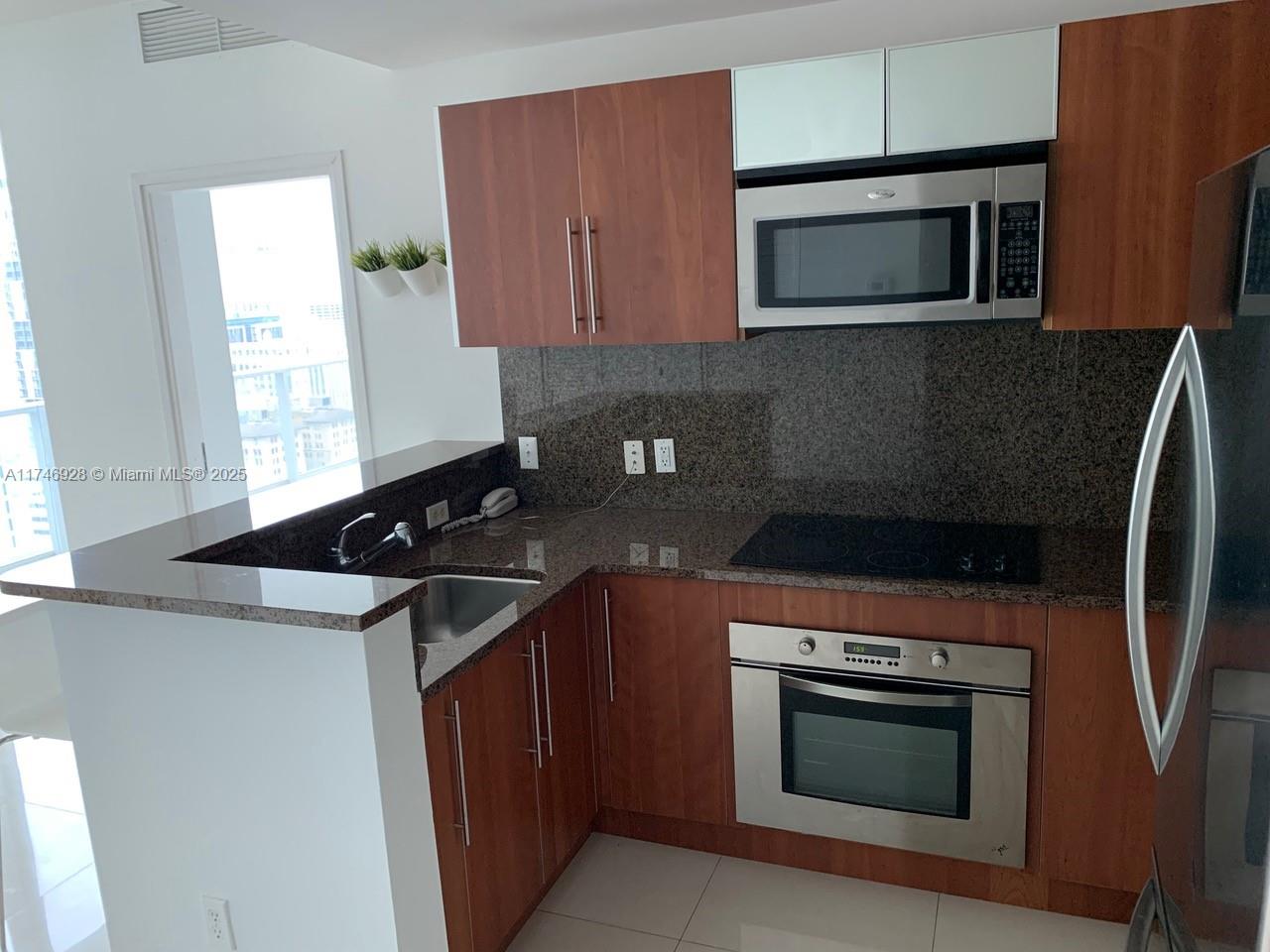 300 S Biscayne Blvd #2711, Miami FL 33131