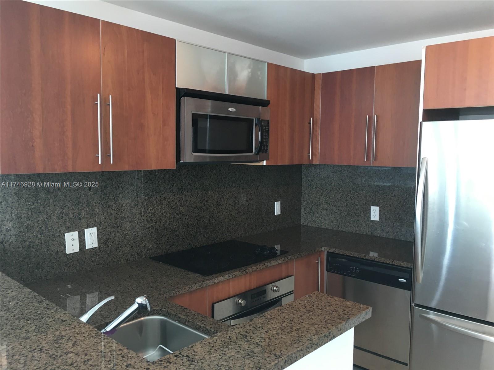 300 S Biscayne Blvd #2711, Miami FL 33131
