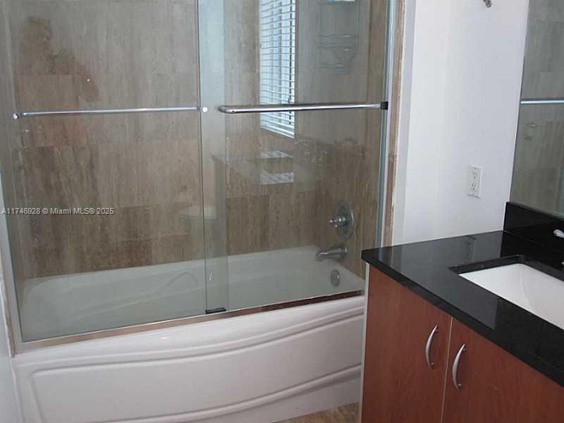 300 S Biscayne Blvd #2711, Miami FL 33131