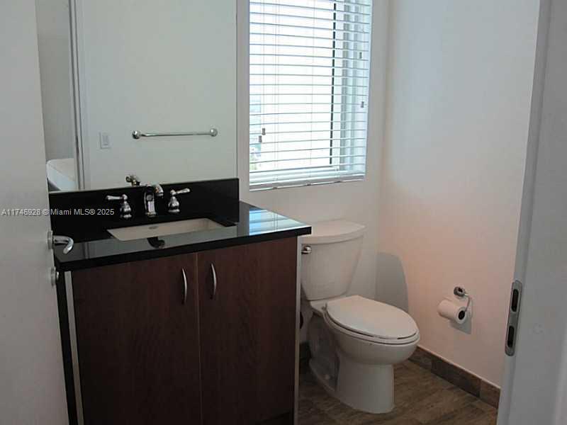 300 S Biscayne Blvd #2711, Miami FL 33131