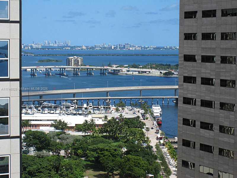 300 S Biscayne Blvd #2711, Miami FL 33131