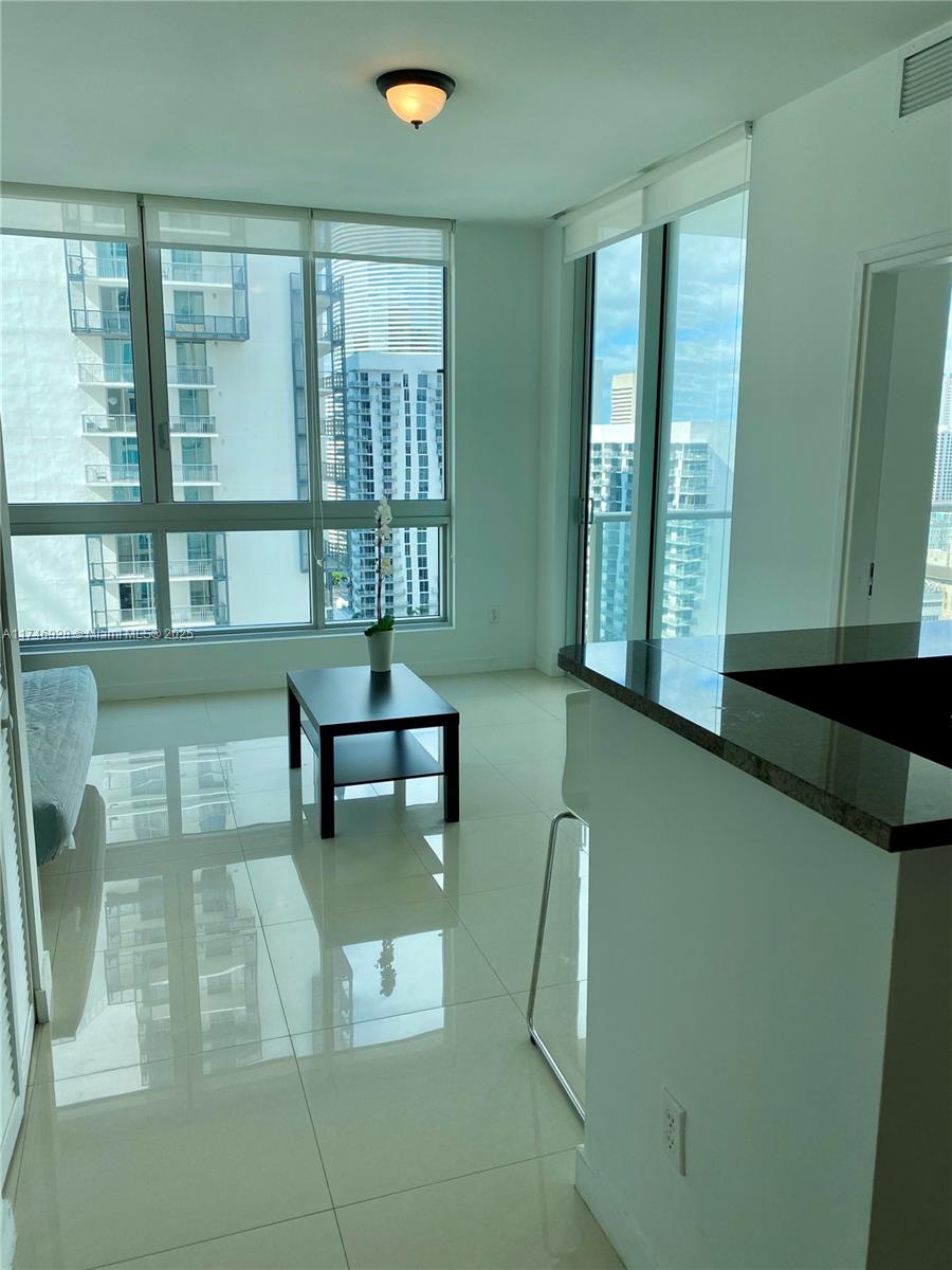300 S Biscayne Blvd #2711, Miami FL 33131