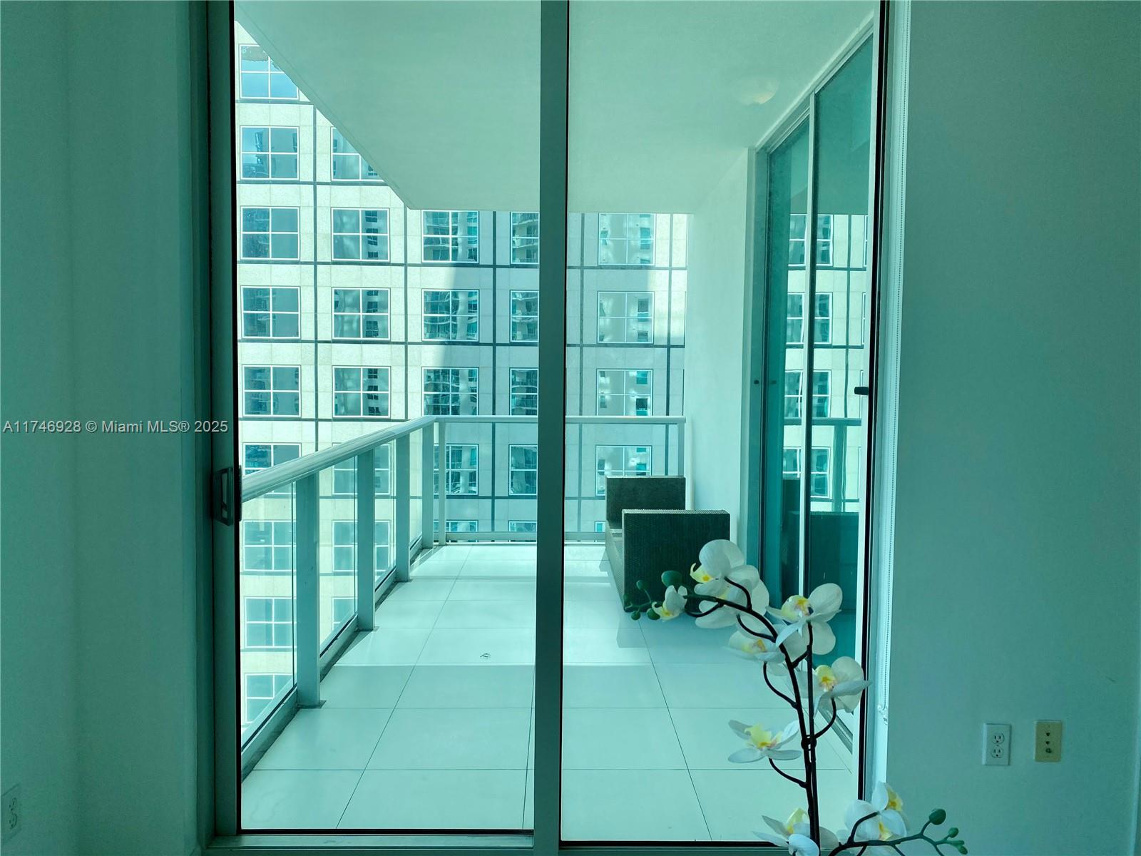 300 S Biscayne Blvd #2711, Miami FL 33131