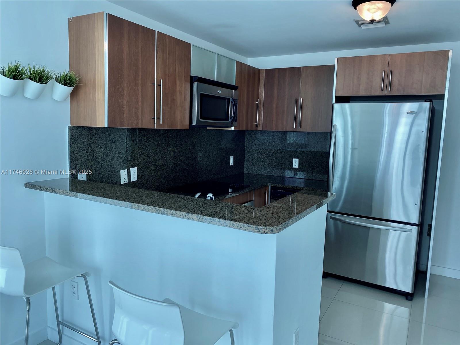 300 S Biscayne Blvd #2711, Miami FL 33131