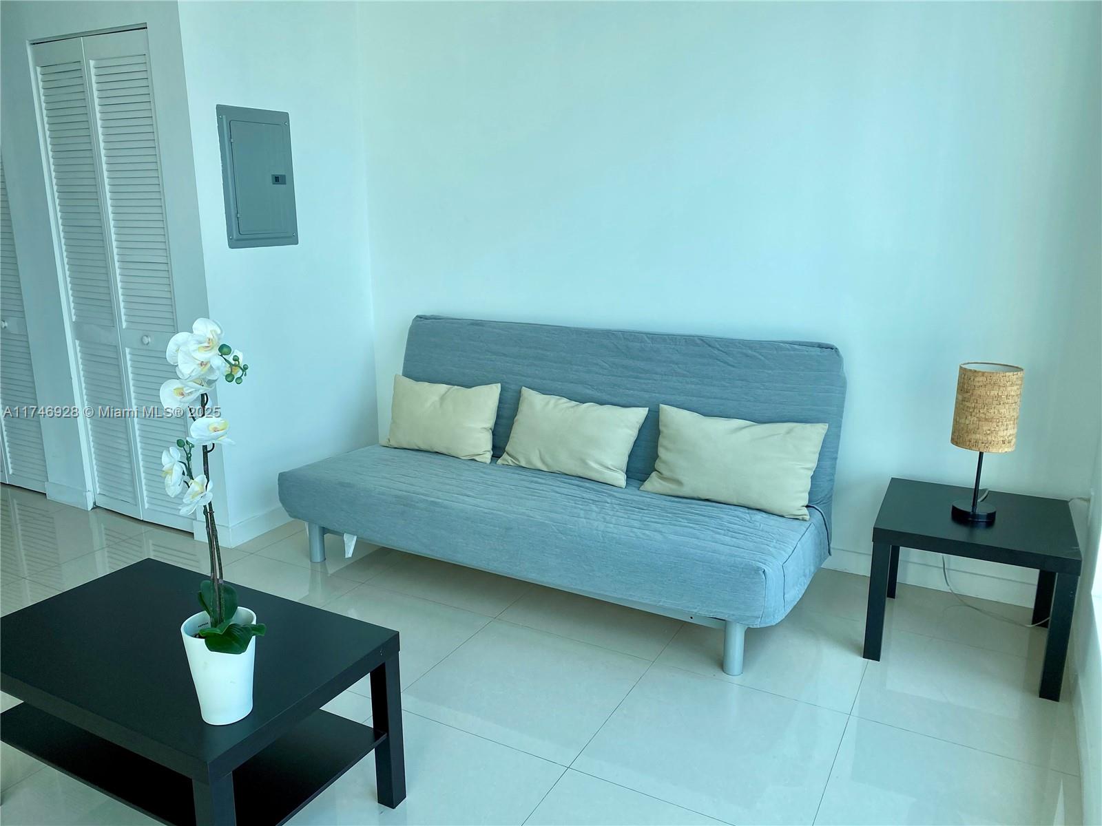 300 S Biscayne Blvd #2711, Miami FL 33131